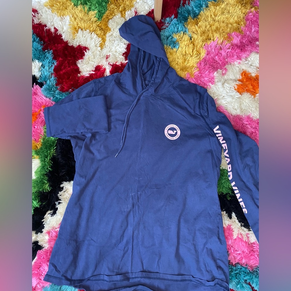 Vineyard Vines hooded t-shirt